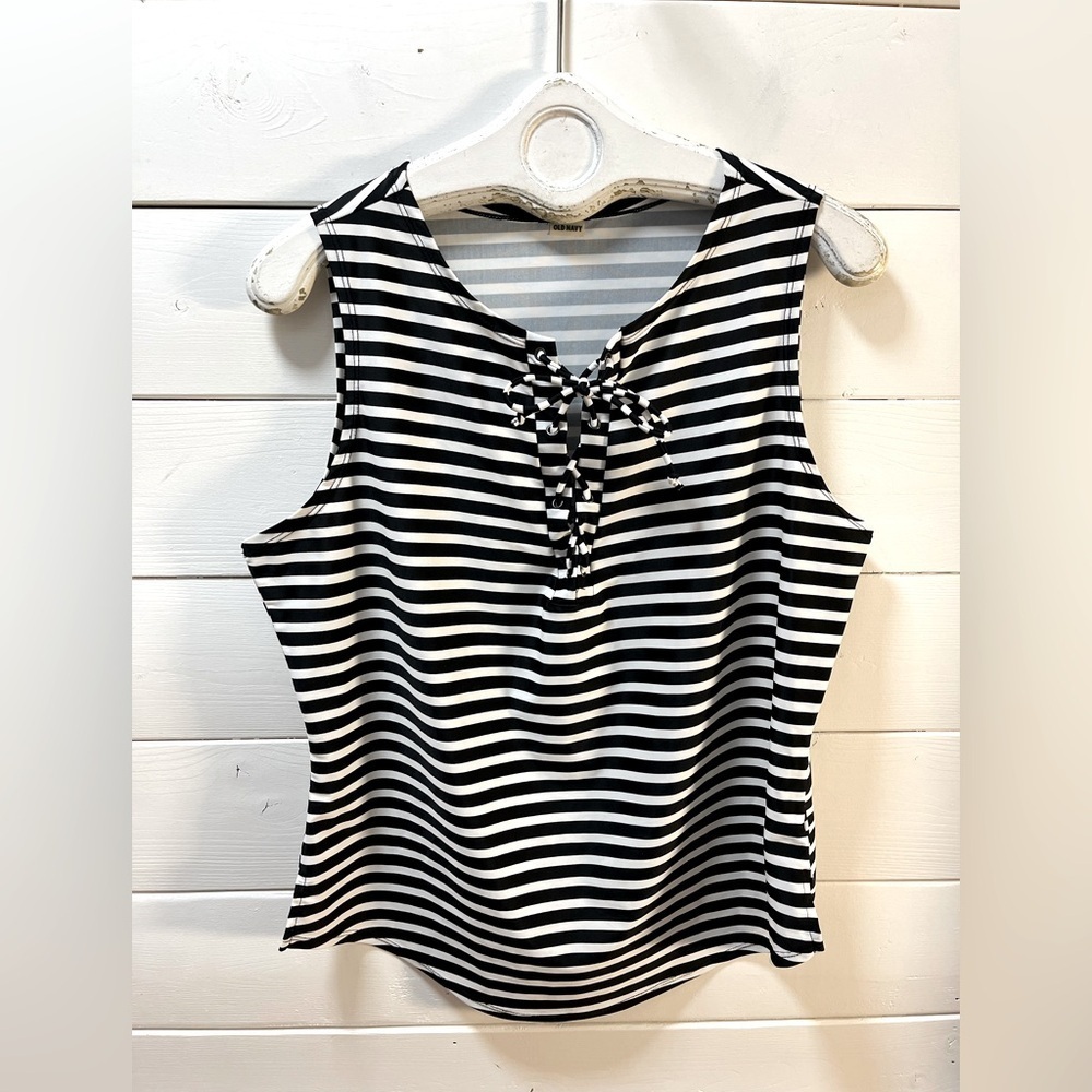 OLD NAVY – Women’s Swim Rashguard Top – Size XL - Picture 8 of 8